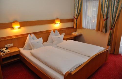 Maschl Hotel | Experience Comfort at Hotel Brückenwirt with Pool & Hot Tub