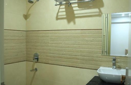 Mahipalpur Extension Hotel | Exceptional Stay at Hotel Breezy with Family-Friendly Amenities