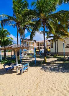 Prado Hotel | Beautiful Hotel Brisa dos Abrolhos with Pool & Ocean Views