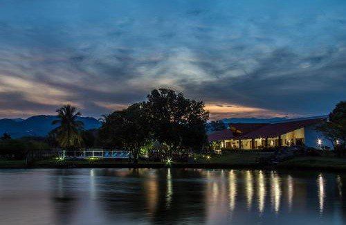 San Sebastian de Mariquita Hotel | Explore Hotel Brisas La Gaviota: 4-Star Stay with Pool