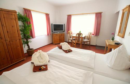 Schierke Hotel | Cozy Hotel Brockenstübchen with Breakfast & Hot Tub