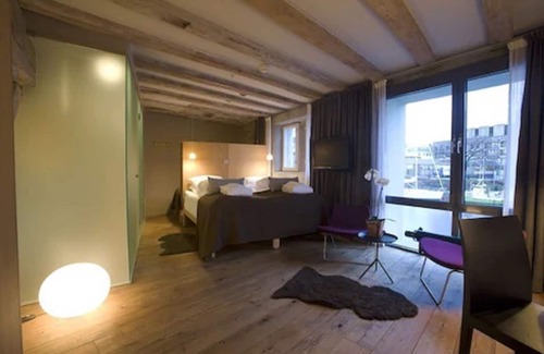 Alesund Hotel | Experience Hotel Brosundet: 4-Star Stay with Spa and Dining