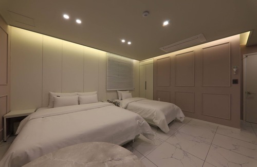 Dong-Gu Hotel | Discover Hotel Browndot Chungjang: Family-Friendly Retreat