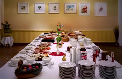 Landeck Hotel | Discover Hotel Bruggner Stub'n: Pet-Friendly Comfort Awaits