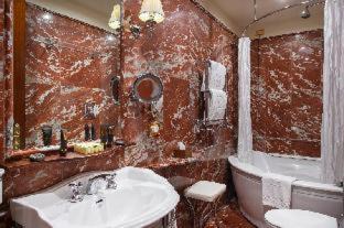 Castello Hotel | Discover Hotel Bucintoro: Top-Rated Stay with Breakfast