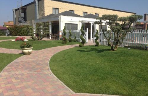 Porto Tolle Hotel | Pet-Friendly Hotel Bussana with Ocean View & Pool