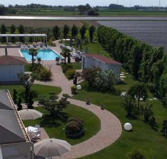 Porto Tolle Hotel | Pet-Friendly Hotel Bussana with Ocean View & Pool