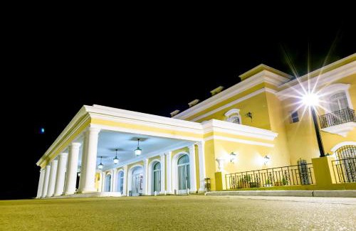 San Nicolas de los Arroyos Hotel | Discover Comfort at Hotel Colonial San Nicolás - 4 Star Stay
