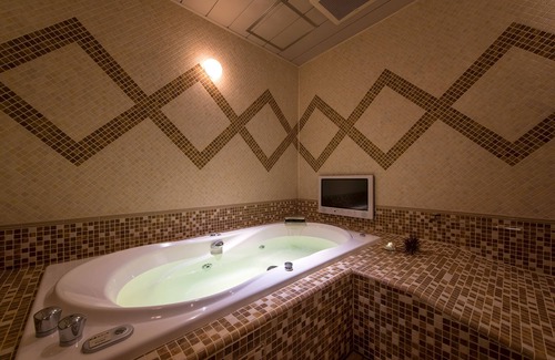Shiroi Hotel | Eco-Friendly Comfort at HOTEL C CHIBA-SHIROI with Hot Tub