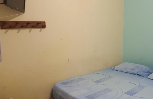 Santa Fe House | Budget-Friendly Hotel Hostal Caballito Blanco with Great Amenities