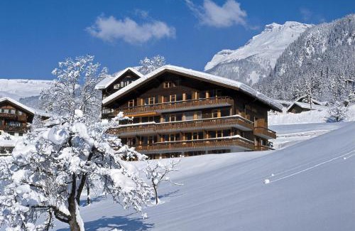 Grindelwald Hotel | Pet-Friendly Hotel Cabana: Top-Rated Oceanfront Retreat