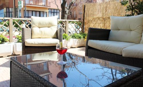 Pesaro Hotel | Comfort at Hotel Caesar: Pet-Friendly Oceanfront Retreat