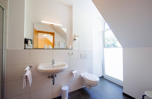 Manderscheid Hotel | Elegant Stay at Hotel-Café-Restaurant Heidsmühle