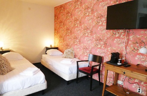 Dokkum Hotel | Elegant Stay at Hotel Café Restaurant De Posthoorn