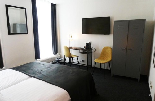 Dokkum Hotel | Elegant Stay at Hotel Café Restaurant De Posthoorn