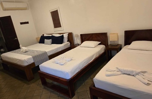 Leon Hotel | Unforgettable Stay at Hotel Cafe Azul with Pool & Spa