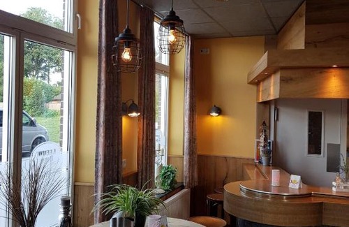 Urmond Hotel | Discover Hotel-Cafe Knoors-Meeks Stein in Urmond