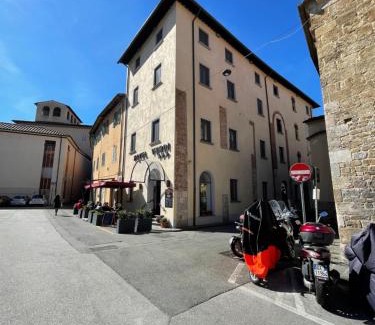Pisa City Centre Hotel | Convenient Hotel Caffè Verdi with 24-Hour Reception