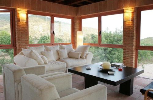 Ulldecona Hotel | Oceanfront Bliss at Hotel Cal Naudi - 4-Star Retreat
