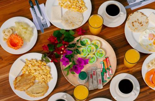 Monteria Hotel | Pet-Friendly Hotel Calarca Club with Pool & Breakfast