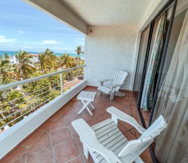 Margarita Island Hotel | Relax at Hotel California Playa El Yaque with Ocean Views