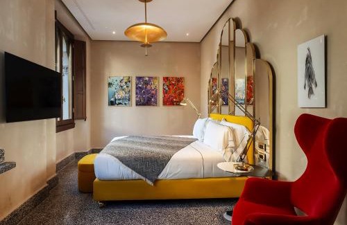 San Giovanni Hotel | Discover Hotel Calimala: 4-Star Stay with Top Amenities