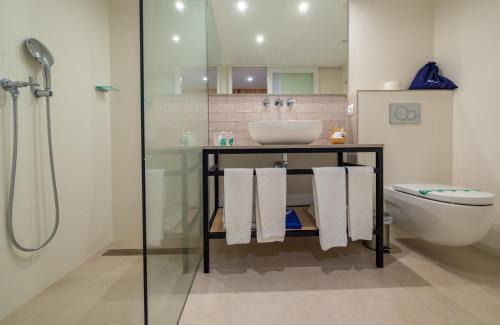 Portlligat Hotel | Hotel Calina: Oceanfront Retreat with Pool & Pet Friendly