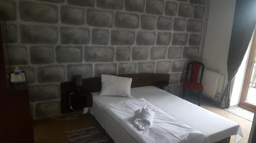 Tisa Hotel | Ideal Stay at Hotel Camelot: Pet-Friendly & Family Amenities