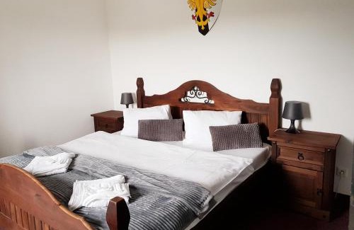 Tisa Hotel | Ideal Stay at Hotel Camelot: Pet-Friendly & Family Amenities