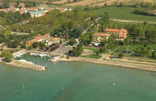 San Benedetto di Lugana Hotel | Discover Hotel Campanello: Oceanfront Family Retreat