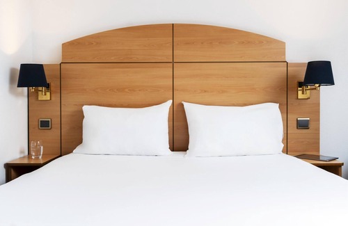 Montesson Hotel | Enjoy Hotel Campanile Montesson - Le Vésinet with Spa & Dining