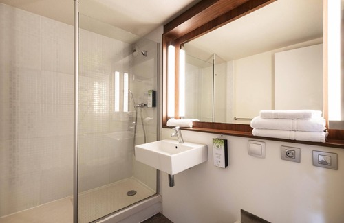 Montesson Hotel | Enjoy Hotel Campanile Montesson - Le Vésinet with Spa & Dining
