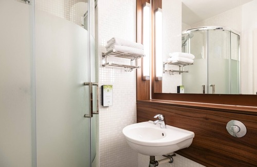 Montesson Hotel | Enjoy Hotel Campanile Montesson - Le Vésinet with Spa & Dining