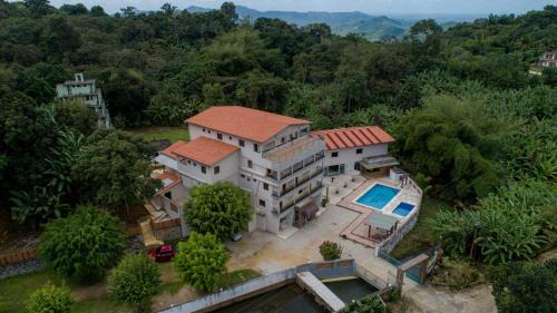 Baturite Hotel | Discover Hotel Cantinho das Flores: Pet-Friendly Retreat
