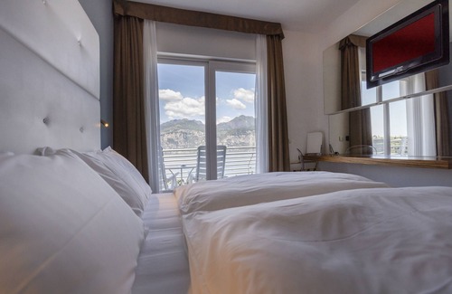 Malcesine Hotel | Discover Hotel Capri: 9.6 Rated with Pool & Spa Amenities