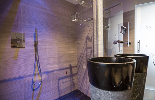 Malcesine Hotel | Discover Hotel Capri: 9.6 Rated with Pool & Spa Amenities