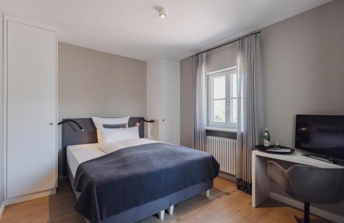 Wasserburg Hotel | Discover Hotel Caraleon: Oceanfront Retreat with a Pool