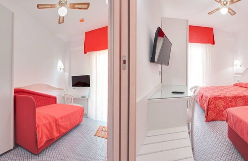 Valverde Hotel | Eco-Friendly Comfort at Hotel Caravelle with Pool & Spa
