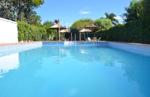 Carmen de Areco Hotel | Hotel Carmen de Areco: Pet-Friendly Retreat with Ocean Views