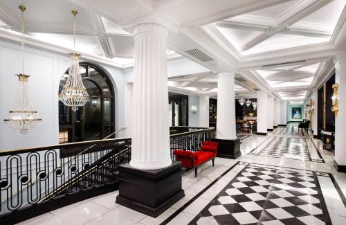 Carmel Hotel | Elegant Hotel Carmichael: Pet-Friendly & Family-Oriented Stay