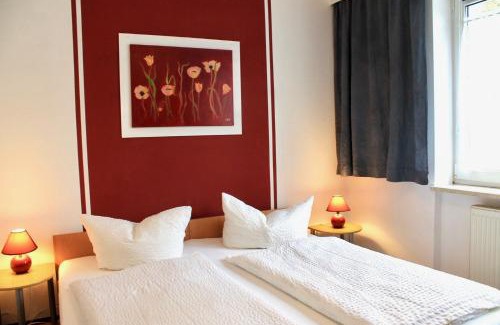Bad Elster Hotel | Discover Comfort at Hotel Carolaruh: Pet-Friendly Retreat