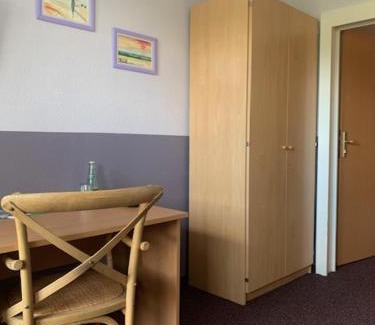 Bad Elster Hotel | Discover Comfort at Hotel Carolaruh: Pet-Friendly Retreat