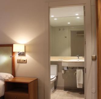 Las Campas y San Claudio Hotel | Discover Comfort at Hotel Carreño - Rated 8.4/10!