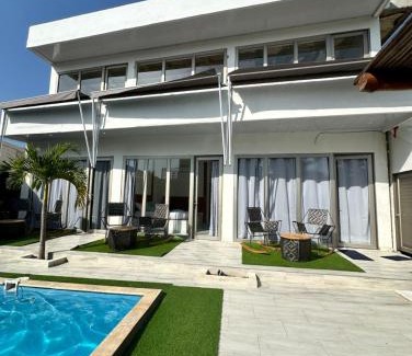 Bocachica Hotel | Relax at Hotel Casa Cafur with Pool and Ocean Views