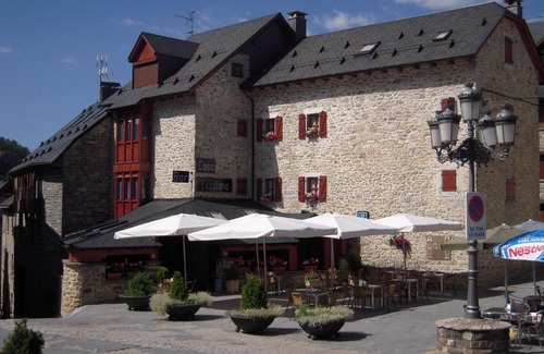 El Pueyo de Jaca Hotel | Discover Hotel Casa Escolano: Rated 9/10 with Family Amenities
