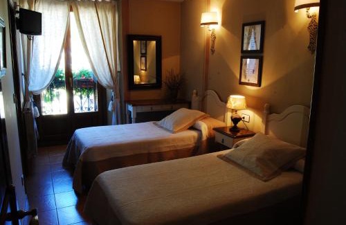 Sarvise Hotel | Hotel Casa Frauca: Family-Friendly Stay with Top Ratings