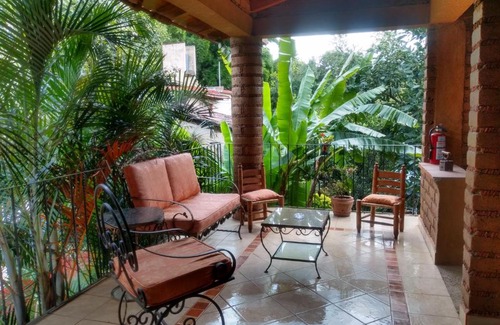 Malinalco Hotel | Relax at Hotel Casa Pomarrosa with Oceanfront Bliss