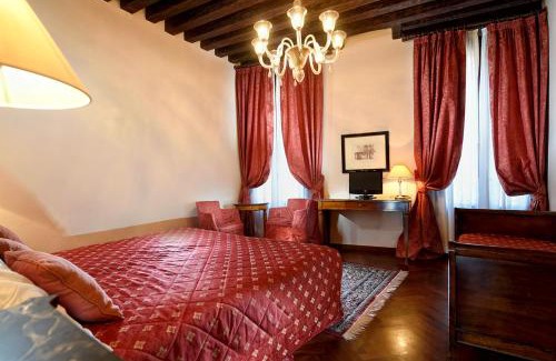 Castello Hotel | Discover Hotel Casa Verardo: Pet-Friendly & Accessible Stay