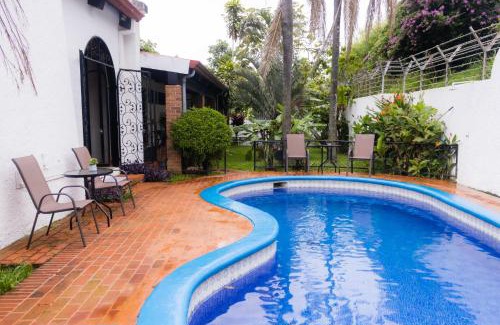 Ciudad Cariari Hotel | Pet-Friendly Oceanfront Casona del Valle with Pool & Breakfast