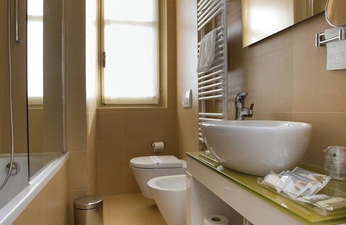 Villa-borgo Hotel | Relax at Hotel Castello di Santa Vittoria with Pool & Spa